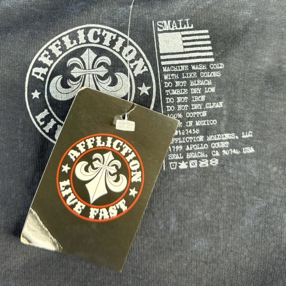 Affliction Men's Skull Rhinestone Short Sleeve Graphic T-shirt - Size: Small-NWT - Picture 12 of 13